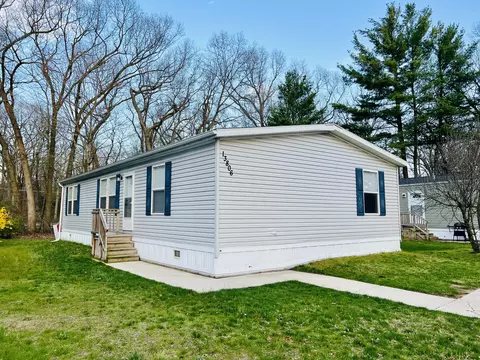 13806 Sunrise Cv, Grand Haven, MI 49417