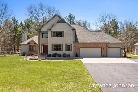 5045 Andrea Dr, Muskegon, MI 49445