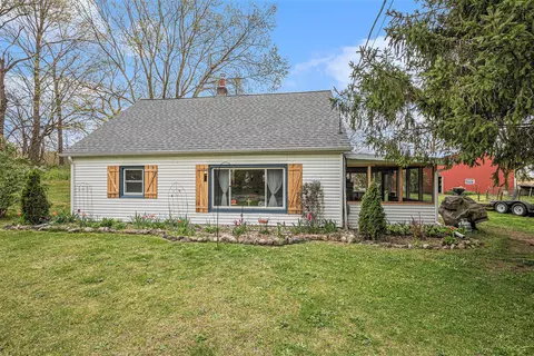 8713 Deans Hill Rd, Berrien Center, MI 49102