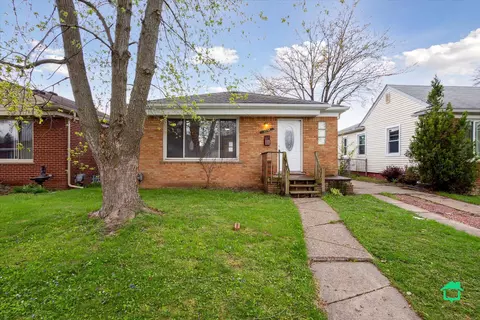 7658 Hipp St, Taylor, MI 48180