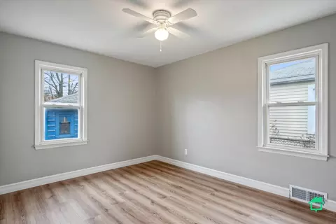 7658 Hipp St, Taylor, MI 48180 photo 10