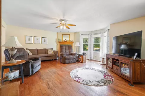 Living - 3268 Birch Ct, Adrian, MI 49221 photo 1 of 5