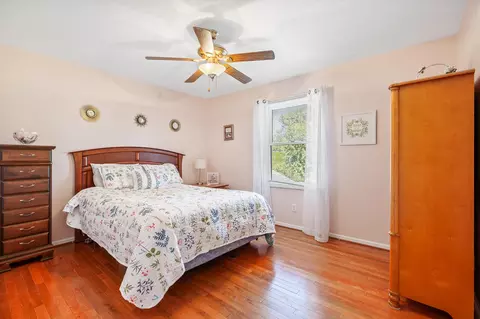 Bedroom - 3268 Birch Ct, Adrian, MI 49221 photo 6 of 7