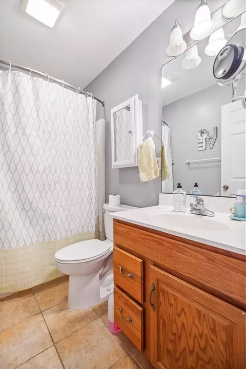 Bath - 3268 Birch Ct, Adrian, MI 49221 photo 2 of 2