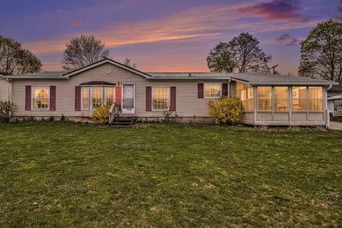 229 Lake Dr, Lakeview, MI 48850