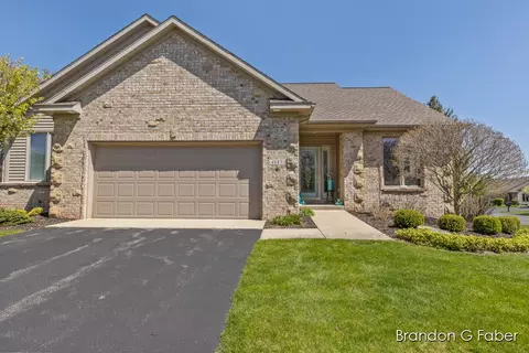 4883 Barnsley Dr #36, Hudsonville, MI 49426