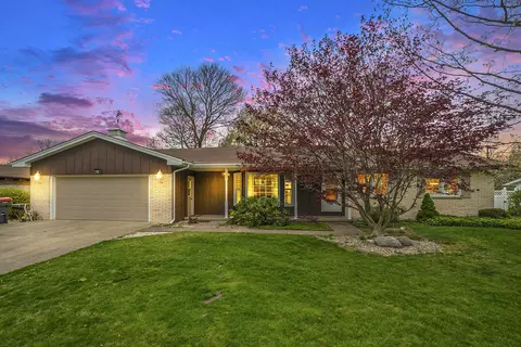 178 Euna Vista Dr, Holland, MI 49423