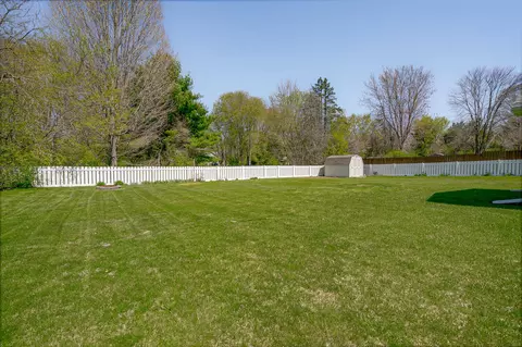 Exterior - 16747 E Augusta Dr, Augusta, MI 49012 photo 9 of 10