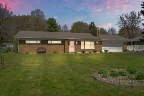 Exterior - 16747 E Augusta Dr, Augusta, MI 49012 photo 3 of 10