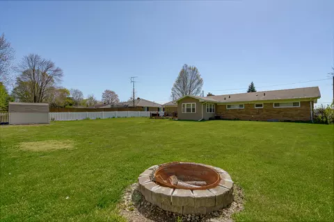Exterior - 16747 E Augusta Dr, Augusta, MI 49012 photo 8 of 10