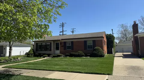 9060 Virginia St, Livonia, MI 48150