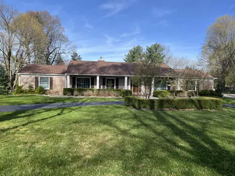 765 N Kalamazoo Ave, Marshall, MI 49068