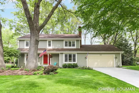161 Tanglewood Dr, Holland, MI 49424