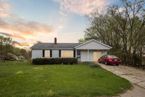 8847 Red Bud Trl, Berrien Springs, MI 49103