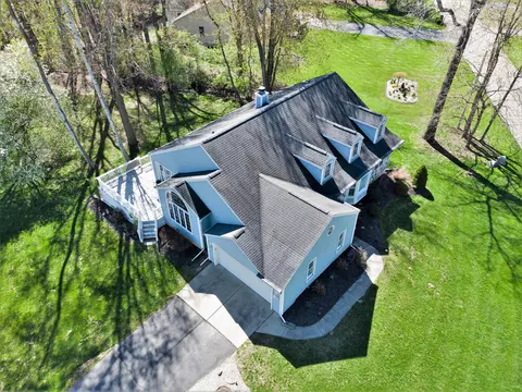Exterior - 2715 Forest Lake Dr, Jackson, MI 49203 photo 13 of 19