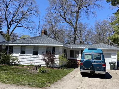 1568 Winchester Dr, Muskegon, MI 49441