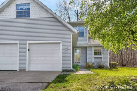 15128 Snowberry Ct #36, Spring Lake, MI 49456
