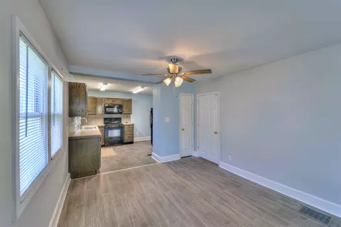 230 Amos Ave, Jackson, MI 49203 photo 12