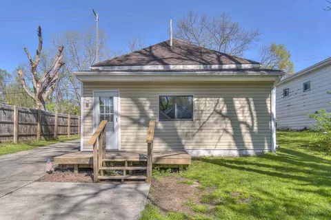 230 Amos Ave, Jackson, MI 49203 photo 4