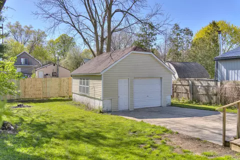 230 Amos Ave, Jackson, MI 49203 photo 6