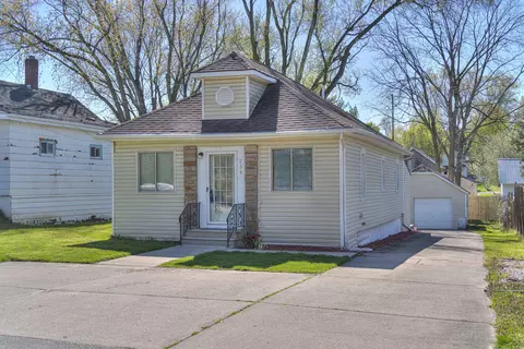230 Amos Ave, Jackson, MI 49203