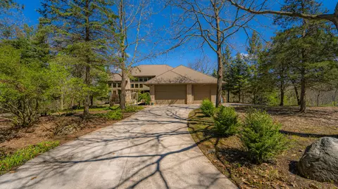 5353 Red Fox, Ann Arbor, MI 48105