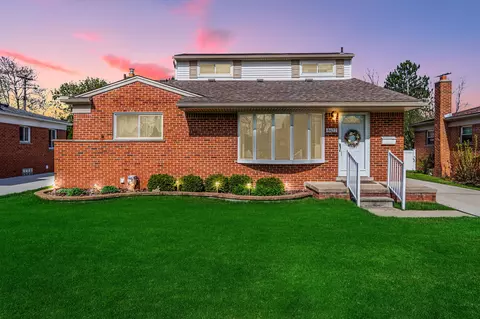 8427 Cavell St, Westland, MI 48185