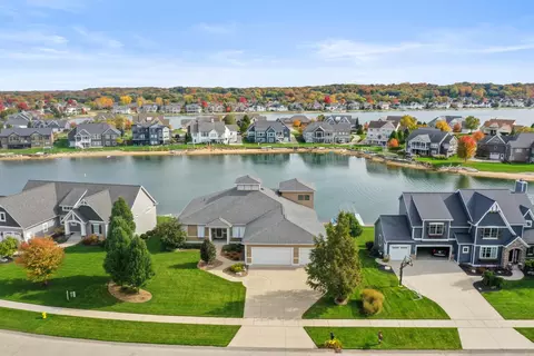 6122 W Bay Ct, Hudsonville, MI 49426