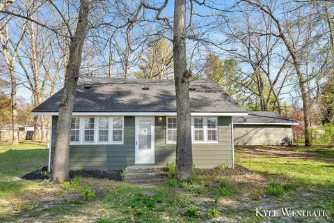 5364 Front St, Newaygo, MI 49337