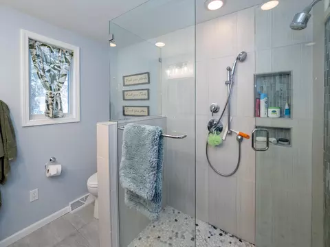 Bath - 10250 Tomkinson Dr, Scotts, MI 49088 photo 4 of 5