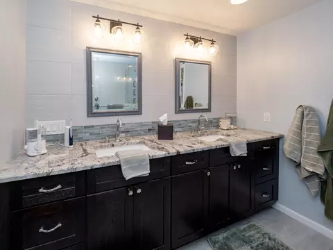 Bath - 10250 Tomkinson Dr, Scotts, MI 49088 photo 3 of 5
