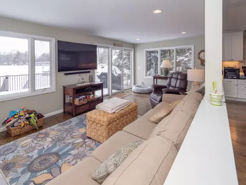 Living - 10250 Tomkinson Dr, Scotts, MI 49088 photo 4 of 8
