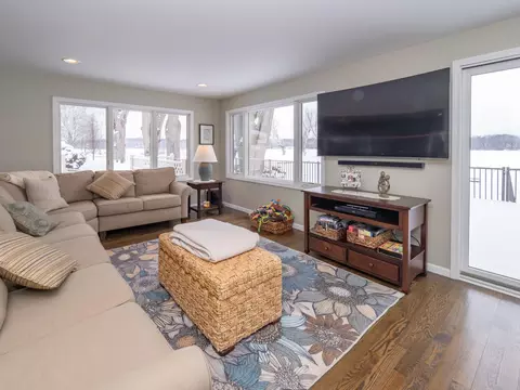 Living - 10250 Tomkinson Dr, Scotts, MI 49088 photo 6 of 8
