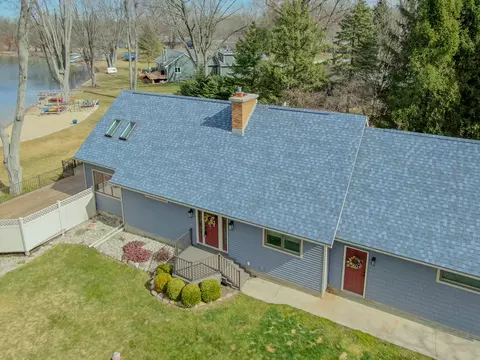Exterior - 10250 Tomkinson Dr, Scotts, MI 49088 photo 6 of 14