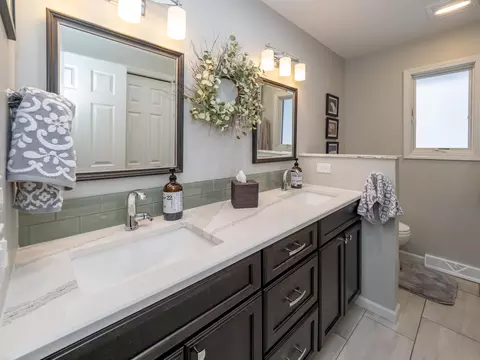 Bath - 10250 Tomkinson Dr, Scotts, MI 49088 photo 1 of 5