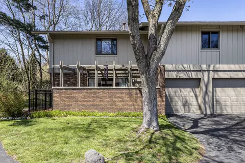 3806 Greenleaf Cir #1, Kalamazoo, MI 49008