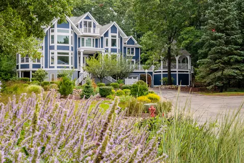3244 Wild Dunes Path, Stevensville, MI 49127