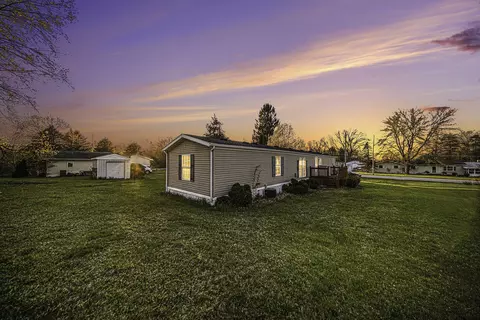 1153 Hickory Rd, Hillsdale, MI 49242