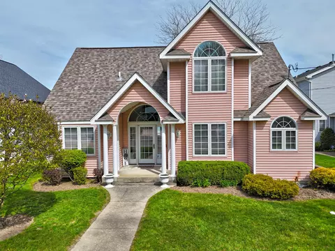 50139 W Lakeshore Dr, Dowagiac, MI 49047