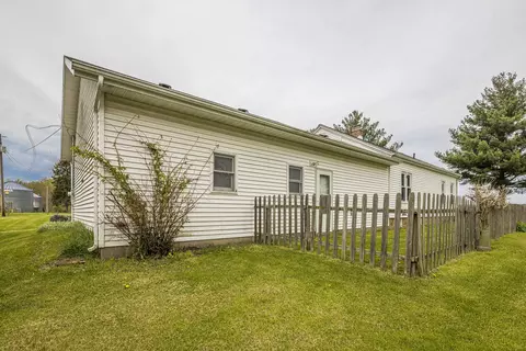 Exterior - 18783 Donner Rd, Three Oaks, MI 49128 photo 9 of 11