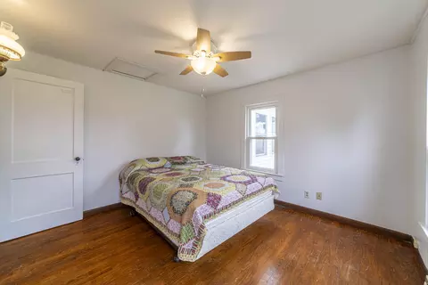 Bedroom - 18783 Donner Rd, Three Oaks, MI 49128 photo 2 of 4
