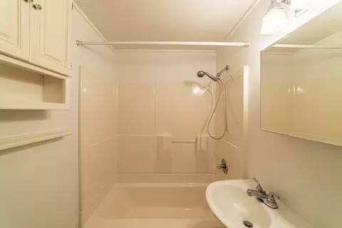 Bath - 18783 Donner Rd, Three Oaks, MI 49128 photo 2 of 2