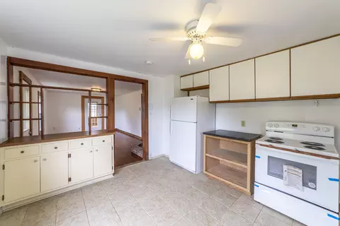 Kitchen - 18783 Donner Rd, Three Oaks, MI 49128 photo 3 of 5