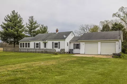 Exterior - 18783 Donner Rd, Three Oaks, MI 49128 photo 3 of 11