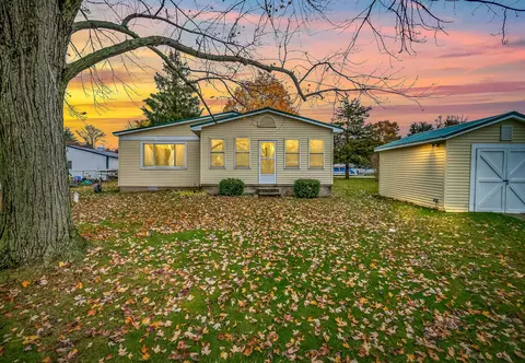 462 Pinecrest Dr, Coldwater, MI 49036