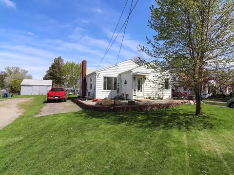 726 Andrew Ave, Jackson, MI 49202