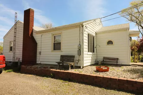 726 Andrew Ave, Jackson, MI 49202 photo 2