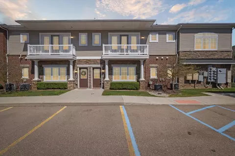 5617 Arbor Chase Dr, Ann Arbor, MI 48103