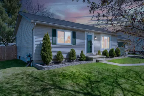 1585 Garden Ct, St. Clair, MI 48079