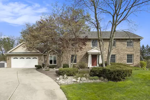 6285 High Pointe Cir, Portage, MI 49024